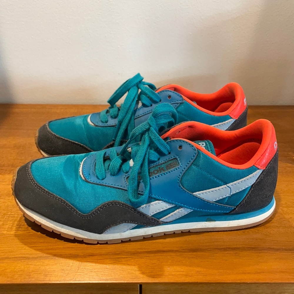 Women’s Reebok Classics, size 7
